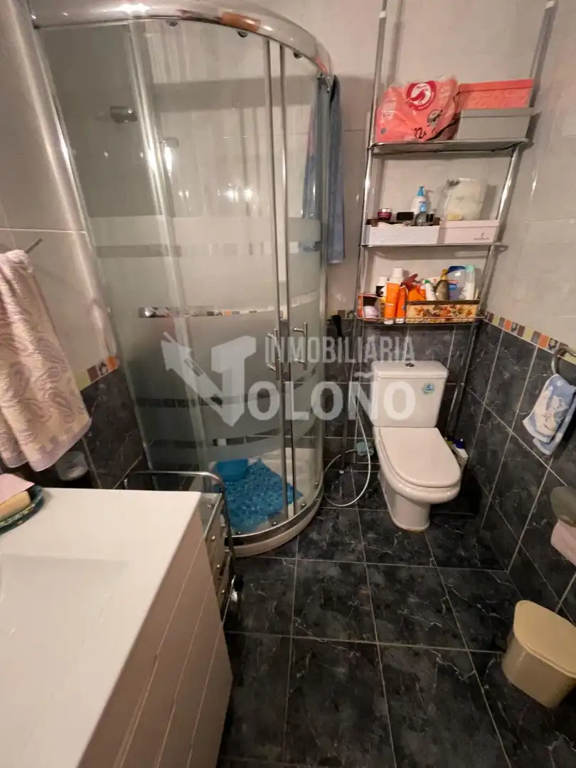 Baño de Apartamento en venta en Castañares de Rioja con Calefacción, Parquet y Terraza
