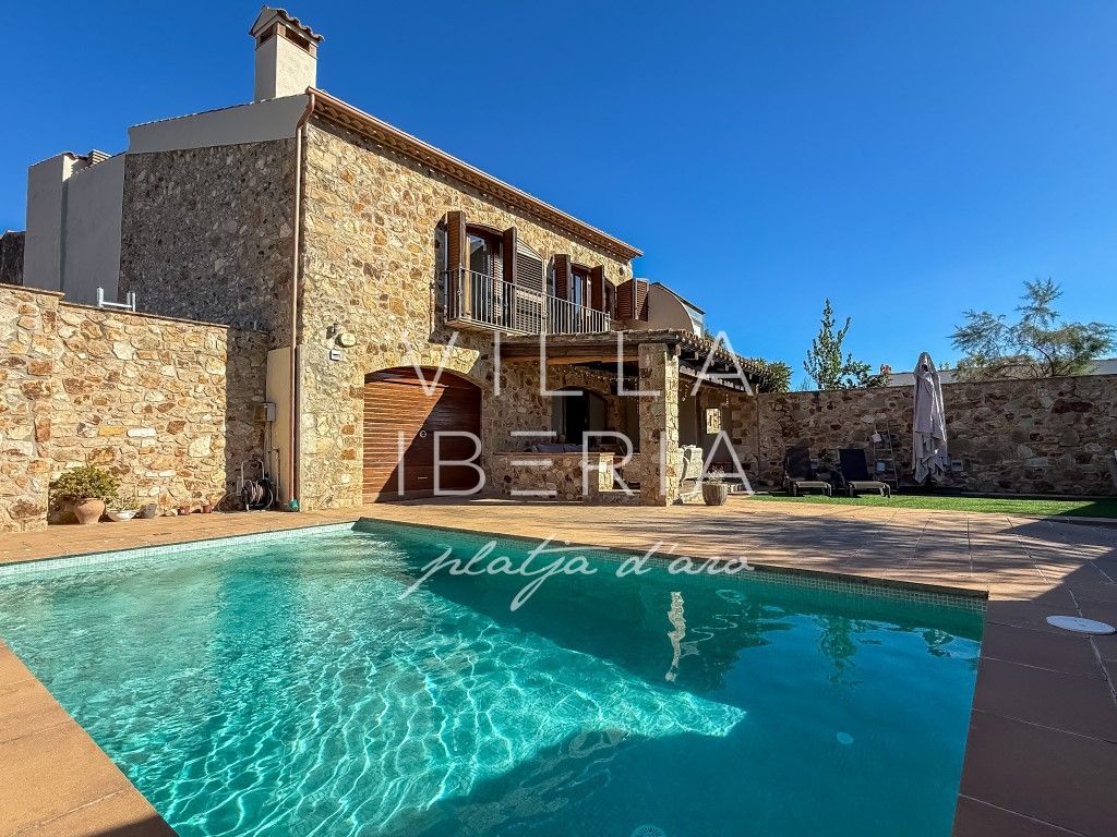 Exterior view of House or chalet for sale in Calonge i Sant Antoni  with Air Conditioner, Heating and Private garden