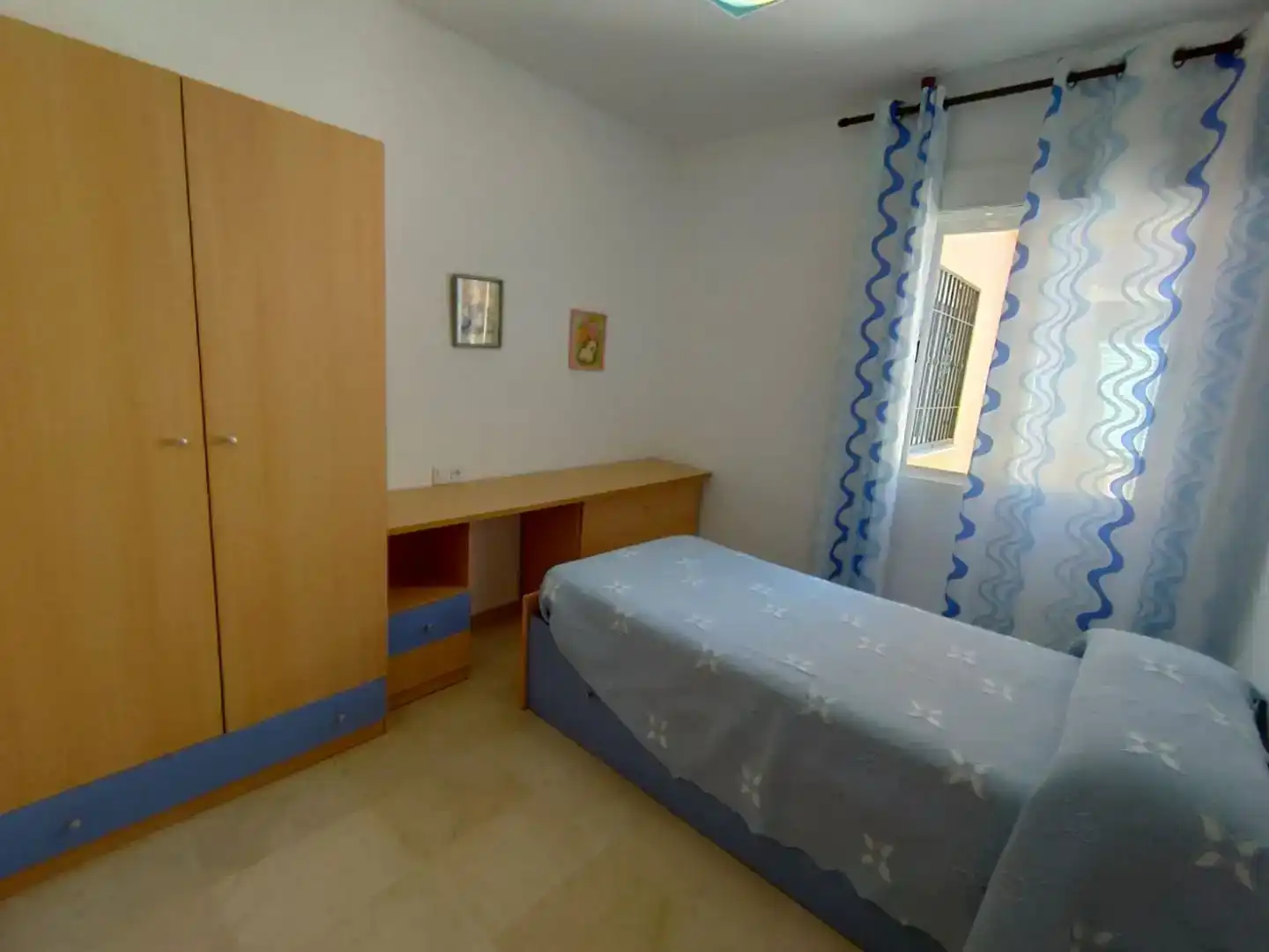Habitación de Piso de alquiler en Motril con Aire acondicionado, Piscina y Amueblado