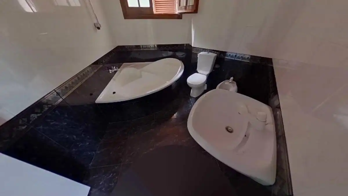 Baño de Casa o chalet en venta en El Vendrell con Jardín privado, Terraza y Piscina
