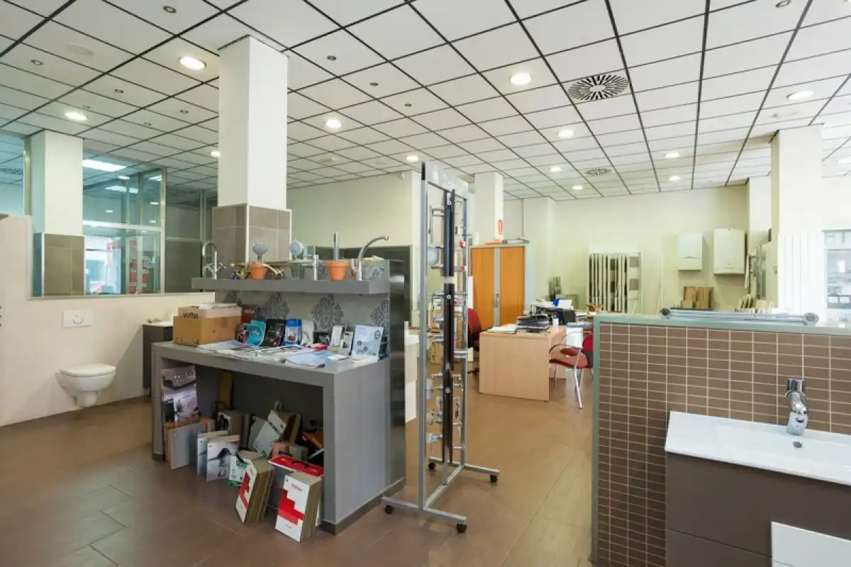 Local en venda a Calle BALLESTEROS, FLORENTINO, 28, Las Fuentes