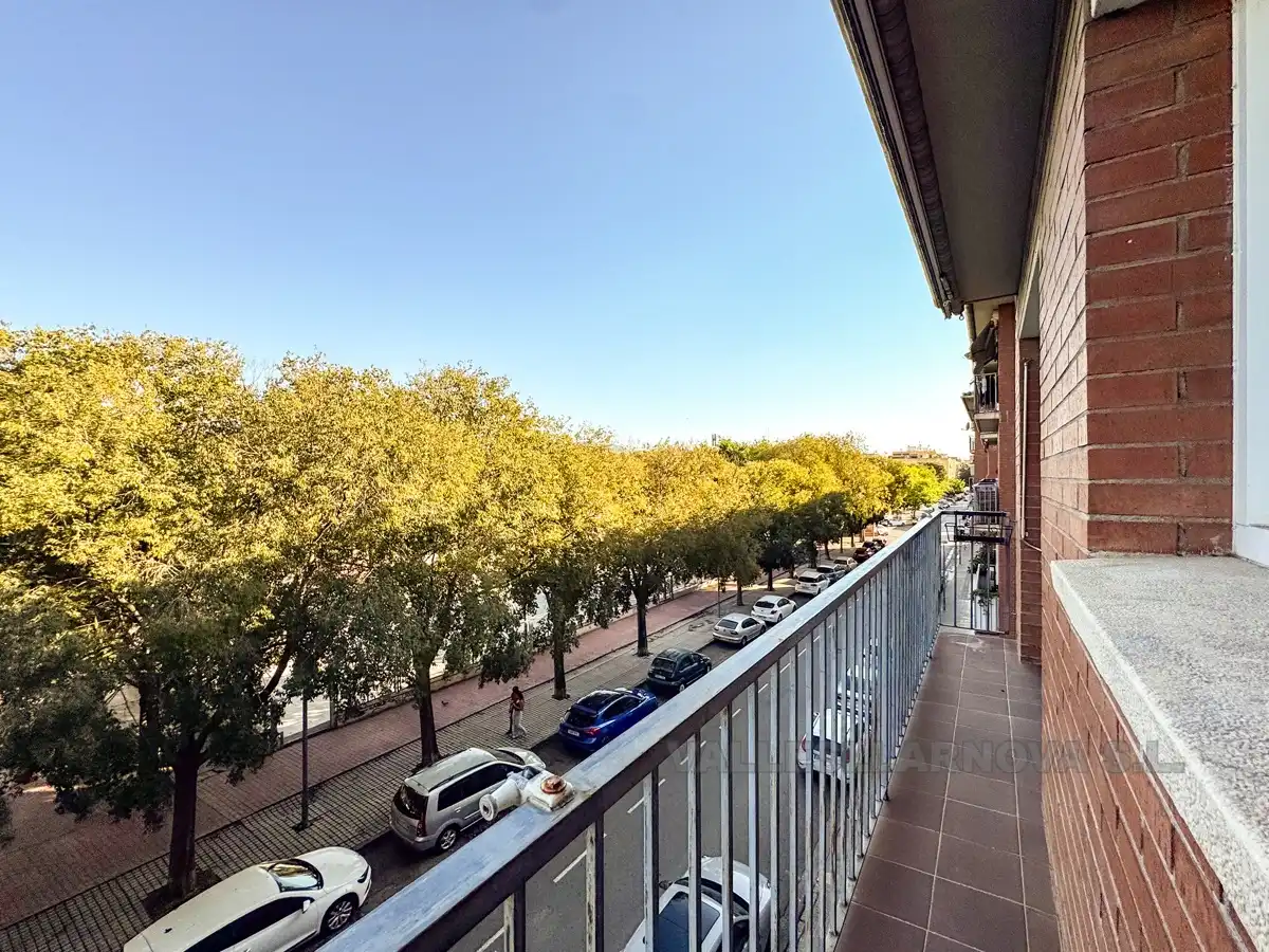 Vista exterior de Pis en venda en Mollet del Vallès amb Calefacció, Jardí privat i Piscina comunitària
