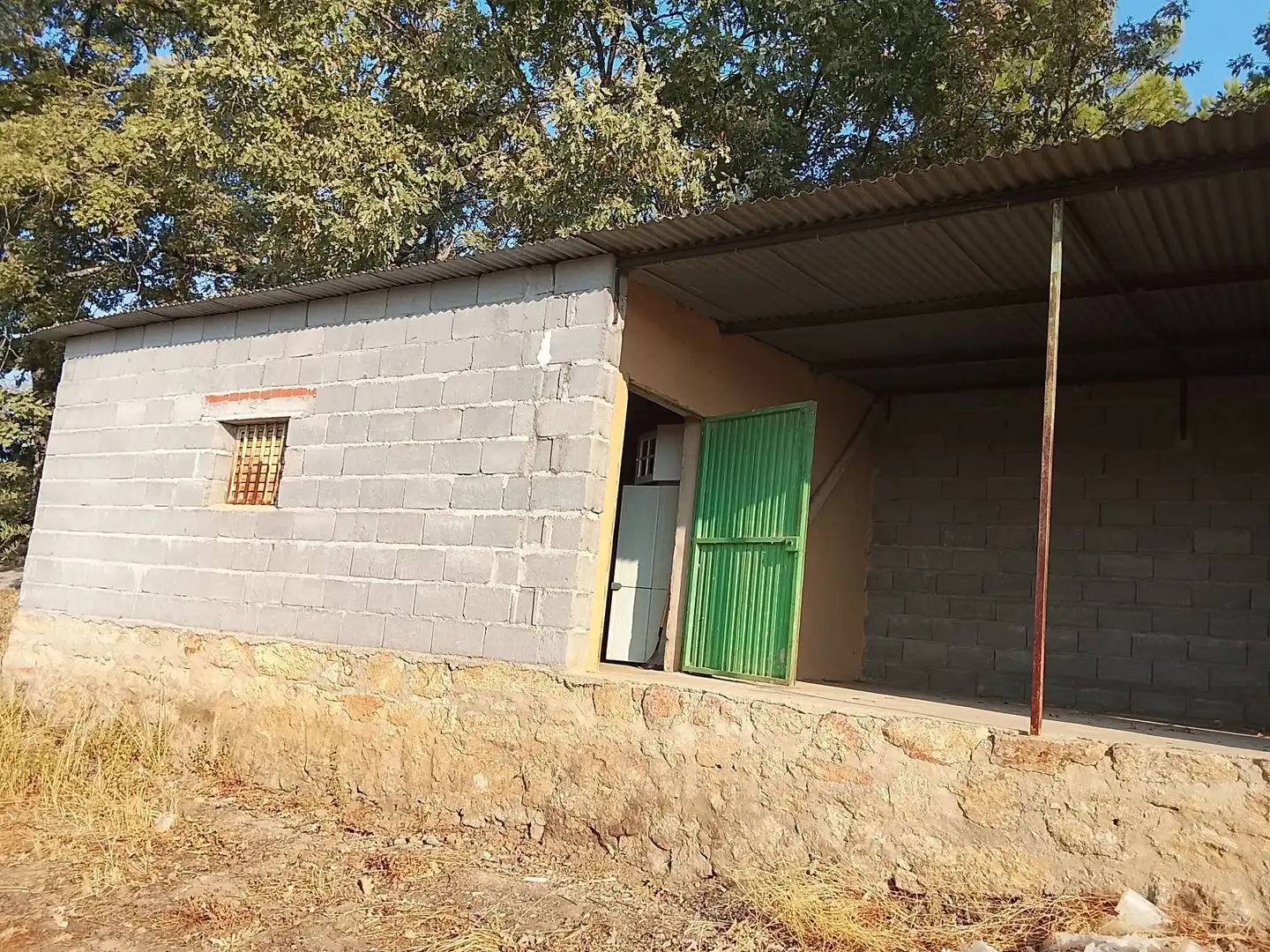 Vista exterior de Terreny en venda en Madrigal de la Vera