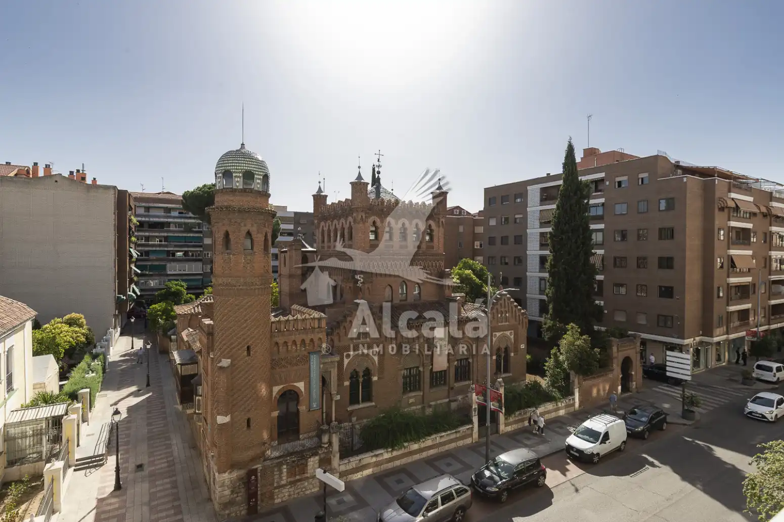 Vista exterior de Pis en venda en Alcalá de Henares amb Aire condicionat, Calefacció i Parquet