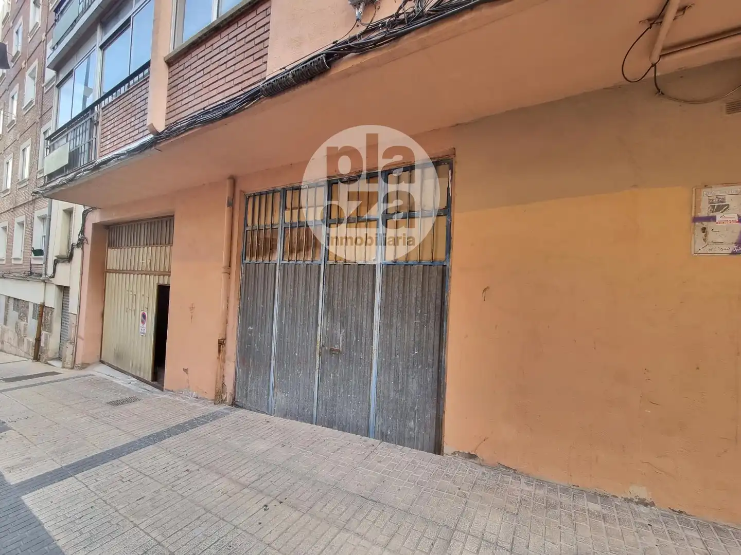 Exterior view of Premises for sale in Burgos Capital