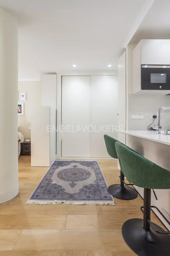Flat for rent in Madrid  with Air Conditioner, Heating and Furnished