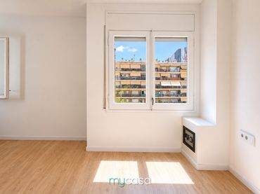 Local comercial en venda a Avinguda Meridiana
