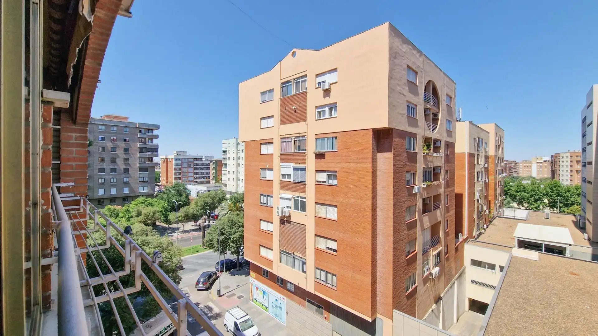 Außenansicht von Wohnung zur Miete in Badajoz mit Möbliert und Balkon