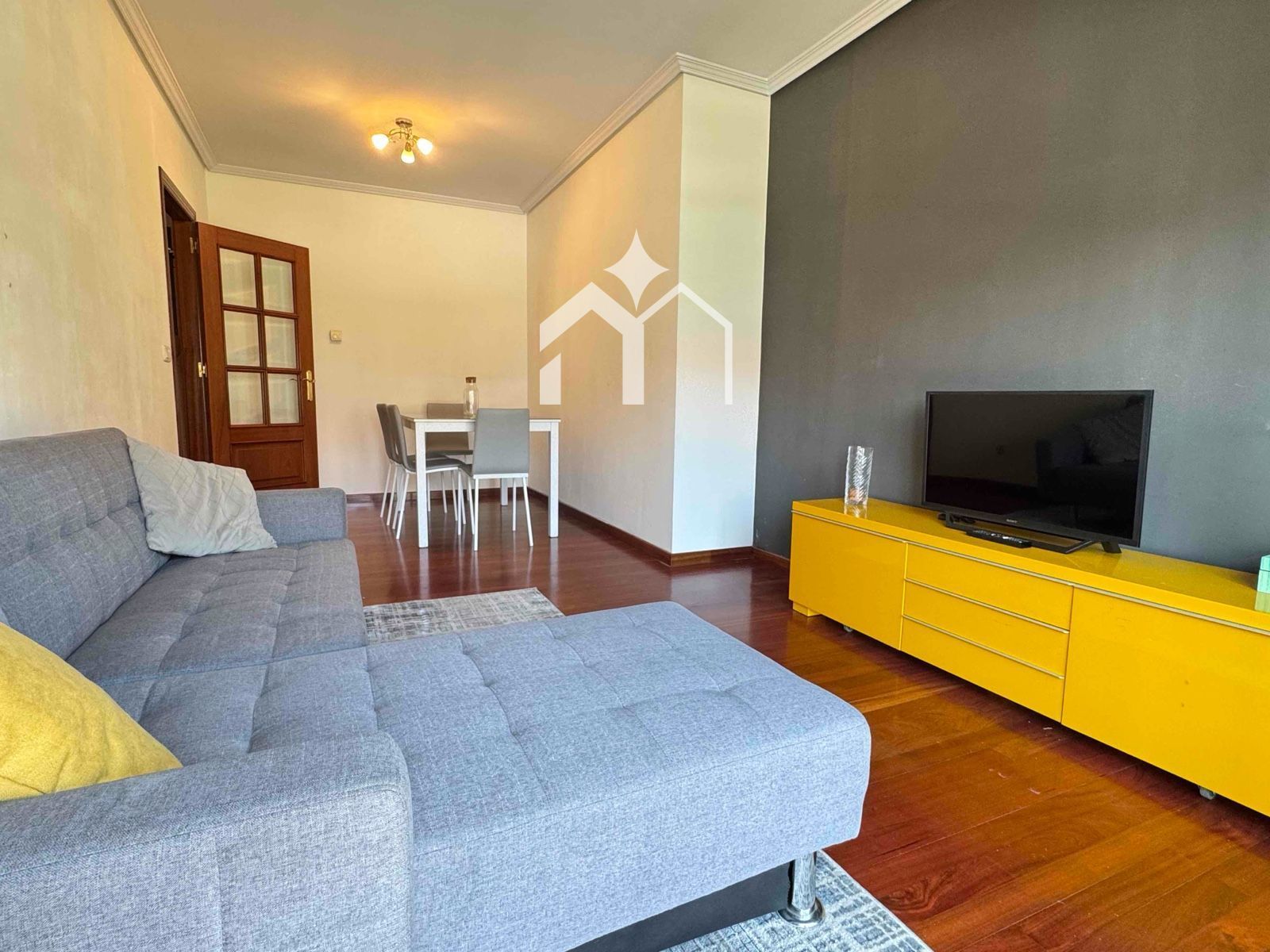 Sala d'estar de Pis de lloguer en Moaña amb Calefacció i Moblat