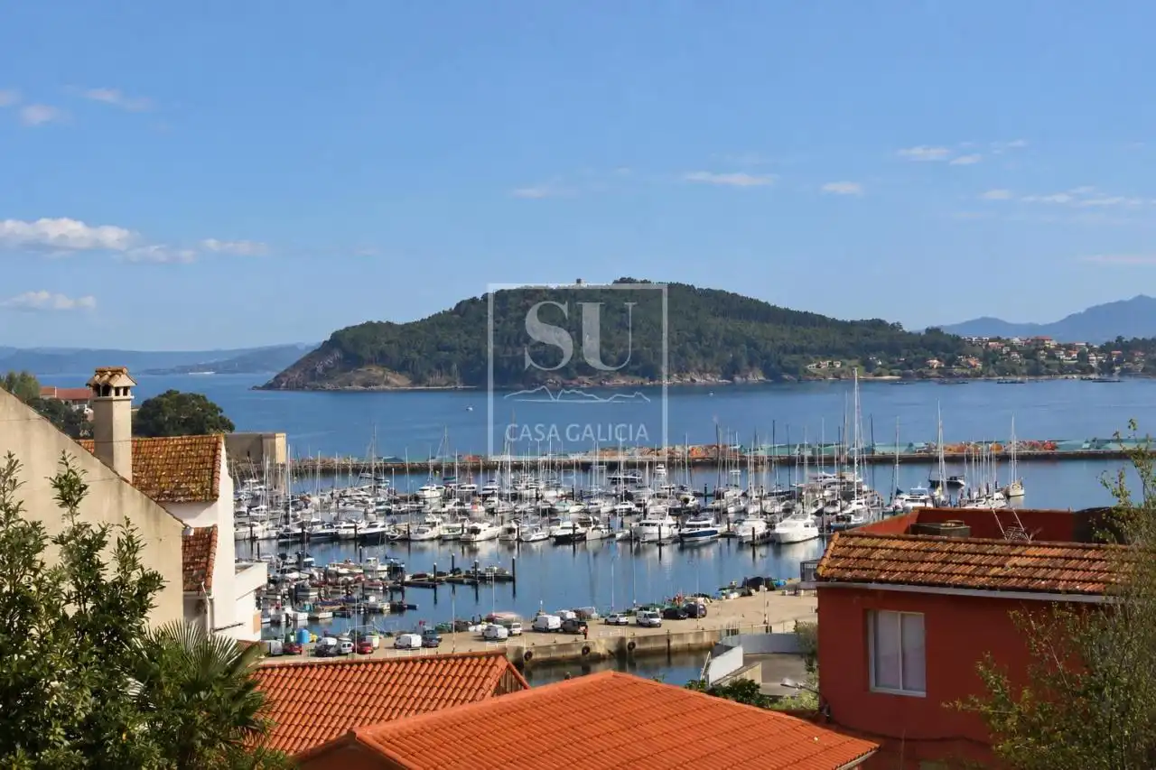 Vista exterior de Casa adosada en venda en Baiona amb Calefacció, Jardí privat i Terrassa