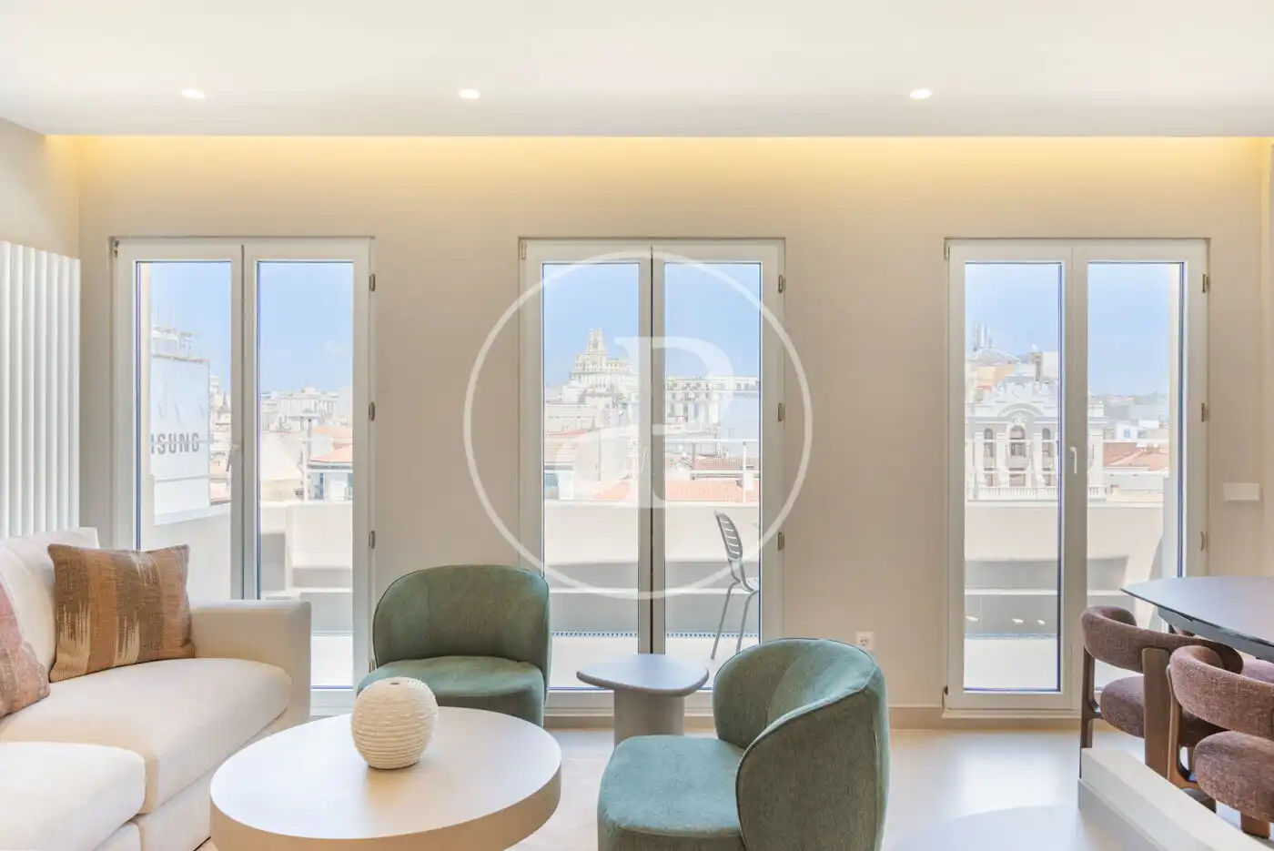 Living room of Flat for sale in Madrid  with Air Conditioner, Heating and Furnished