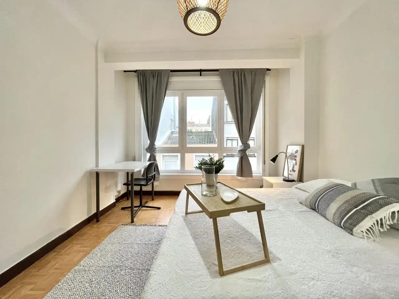 Sala d'estar de Pis de lloguer en A Coruña Capital  amb Calefacció, Parquet i Moblat