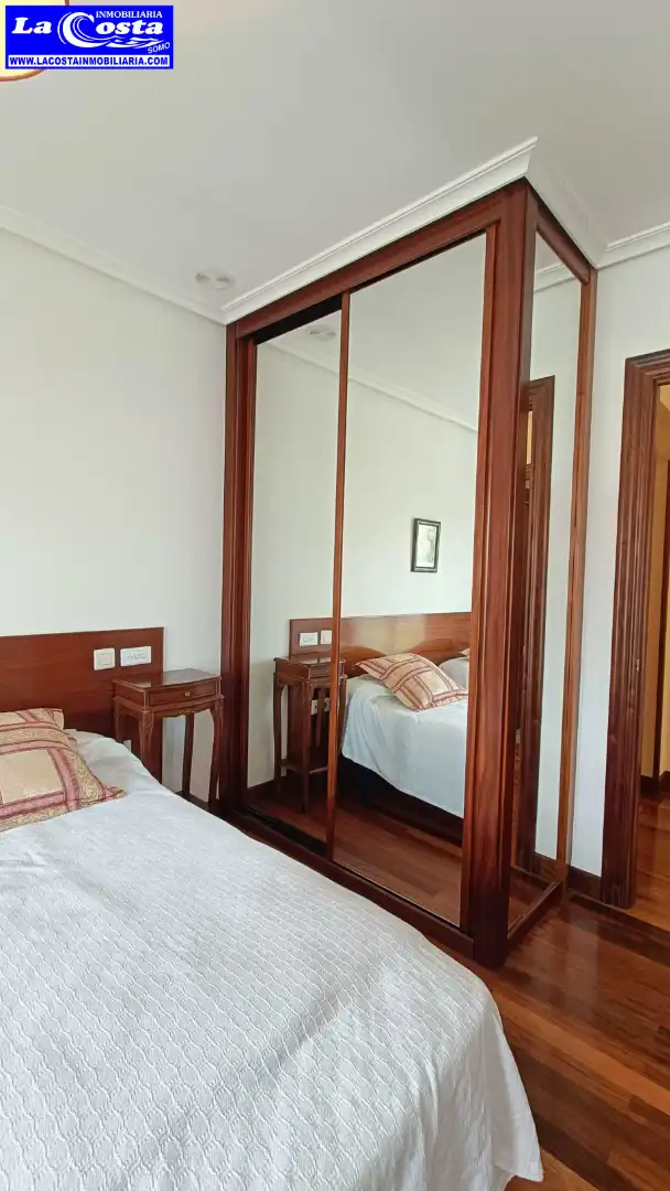 Schlafzimmer von Wohnung zum Verkauf in Ribamontán al Mar mit Heizung, Ofen und Waschmaschine