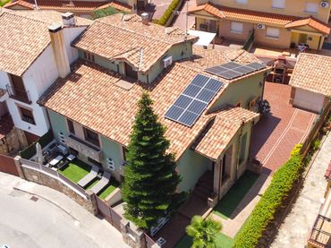 Casa pareada con jardín en venta en Calle Barzales