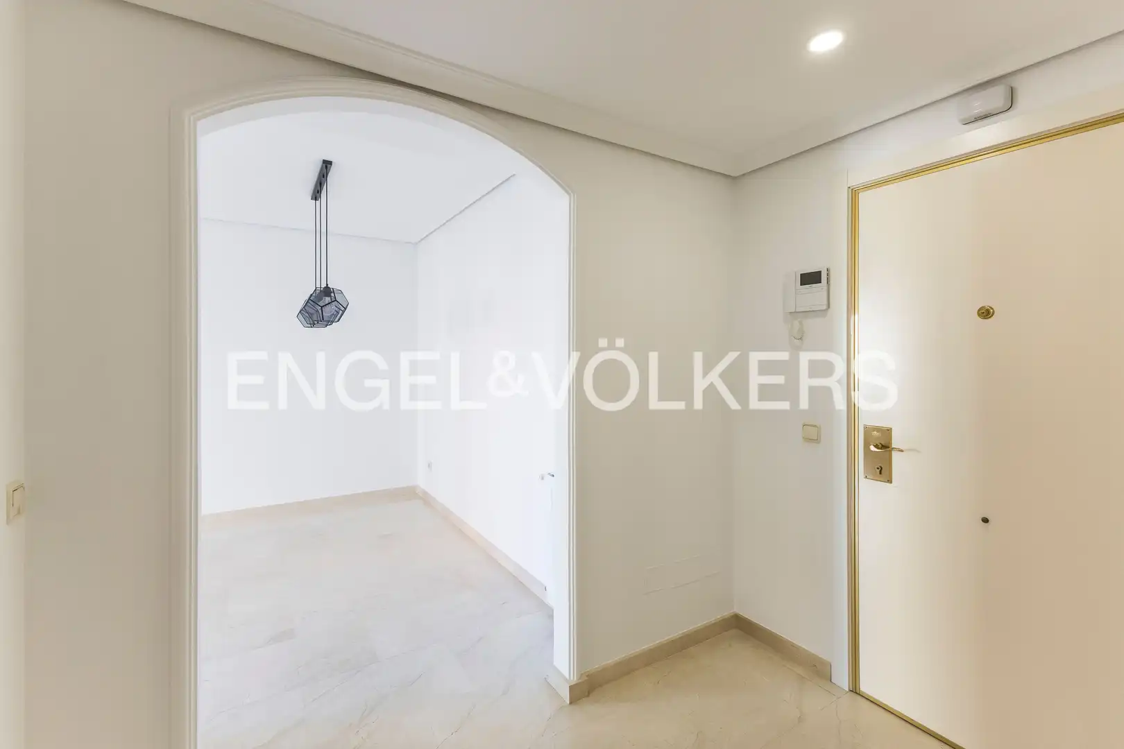 Wohnung zur Miete in Madrid mit Klimaanlage, Heizung und Schwimmbad