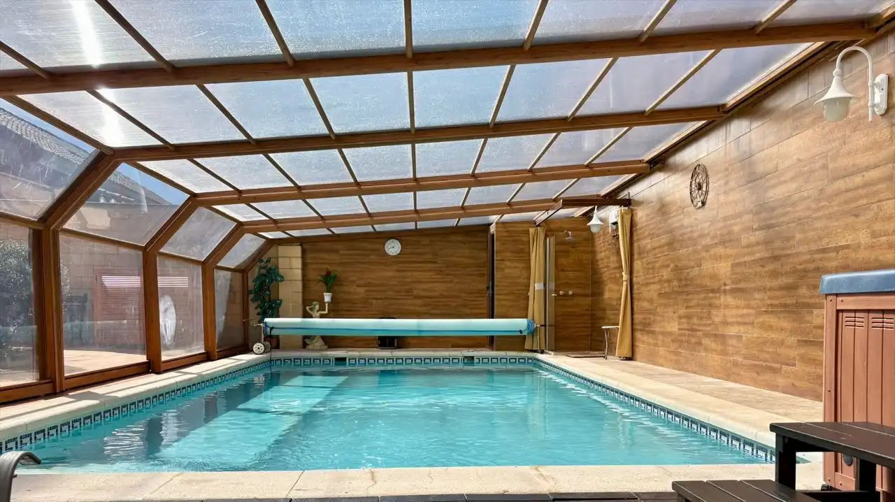 Piscina de Casa o xalet en venda en Valdepeñas amb Aire condicionat, Calefacció i Traster