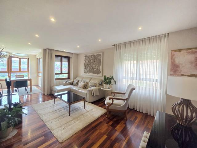 Ático en Alquiler en Avenida CANTABRIA en La Pereda