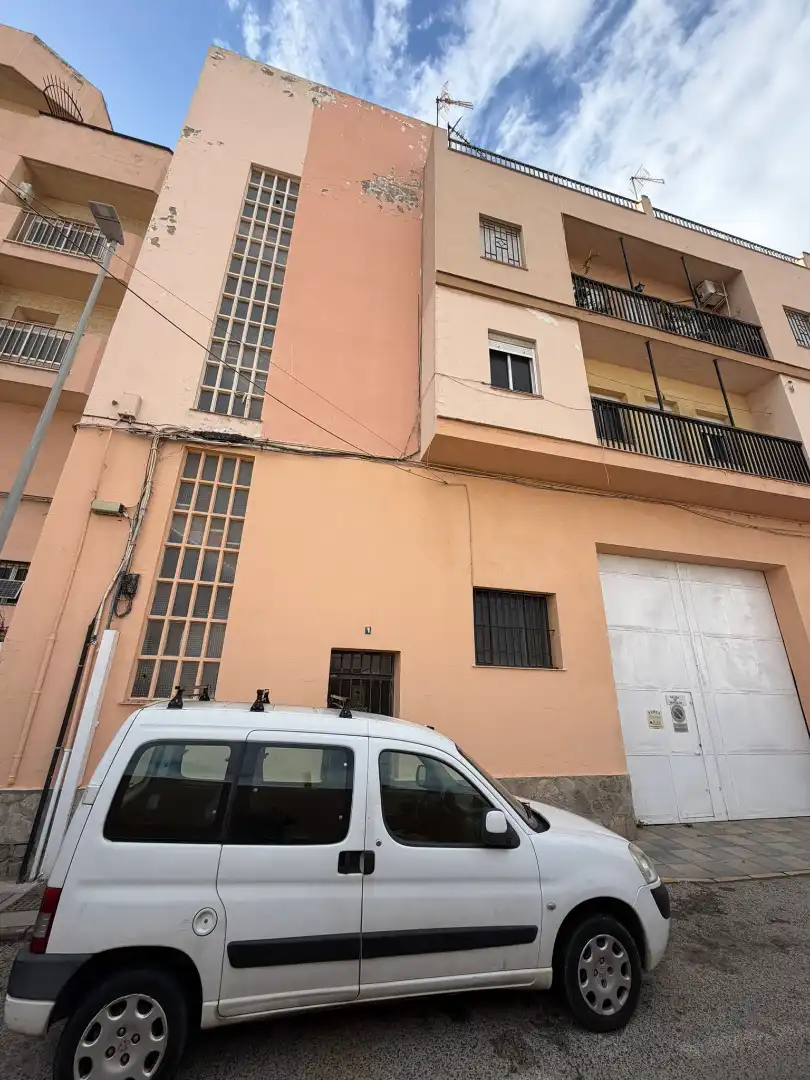 Vista exterior de Piso en venta en Murcia