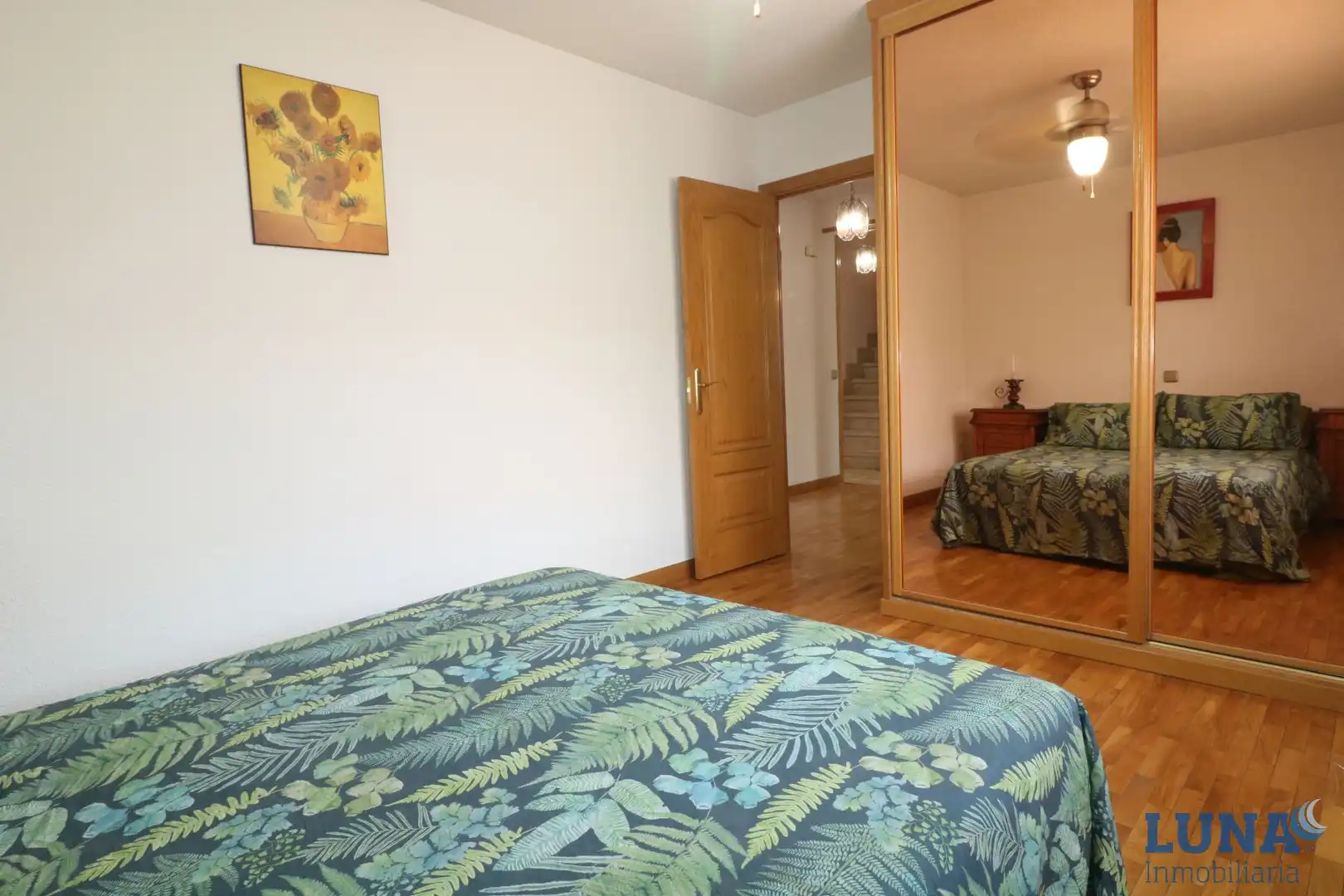 Habitación de Casa adosada en venta en Getafe con Calefacción y Trastero