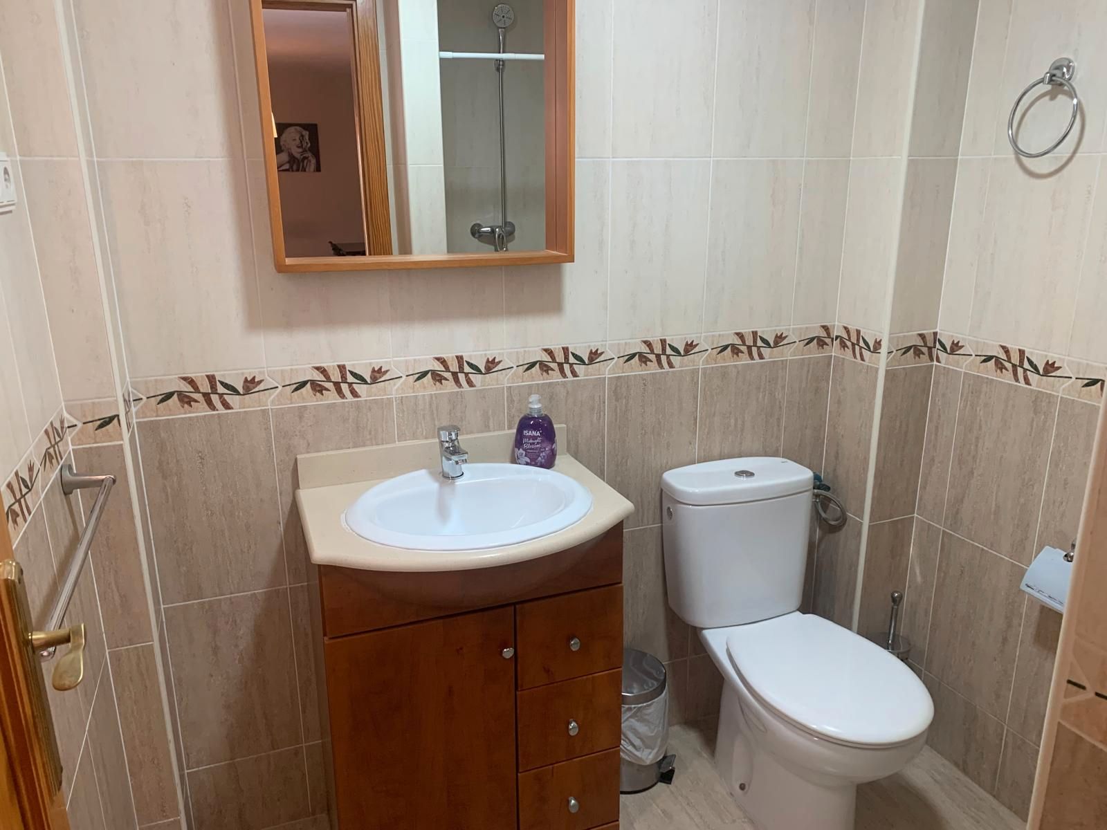 Bany de Apartament en venda en Fuengirola amb Moblat i Balcó