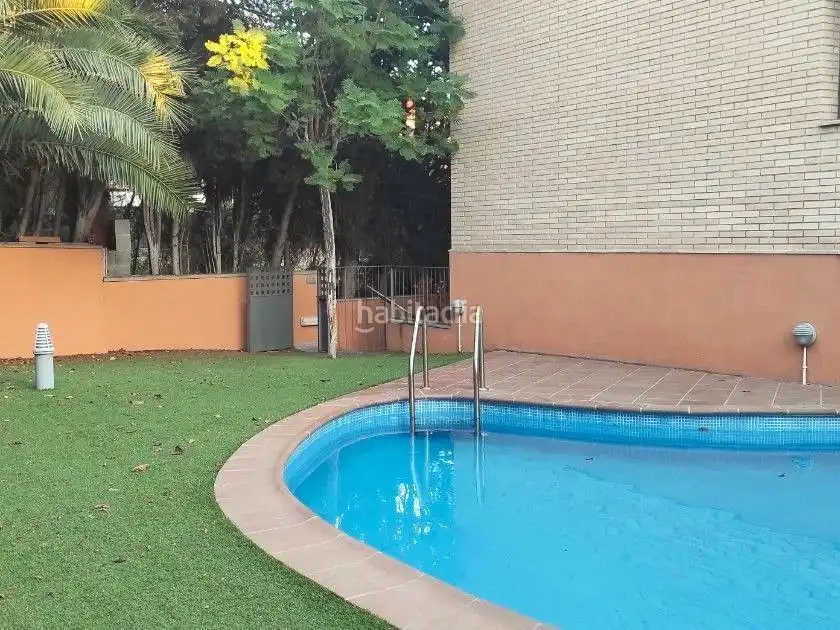 Casa aparellada amb piscina en venda a Mossen Cinto Verdaguer 10, imagen 29