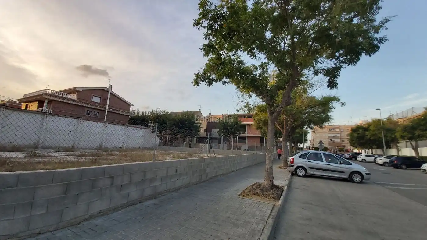 Wohnbaugrundstück zum Verkauf in Carrer del Doctor Fleming 6, imagen 3