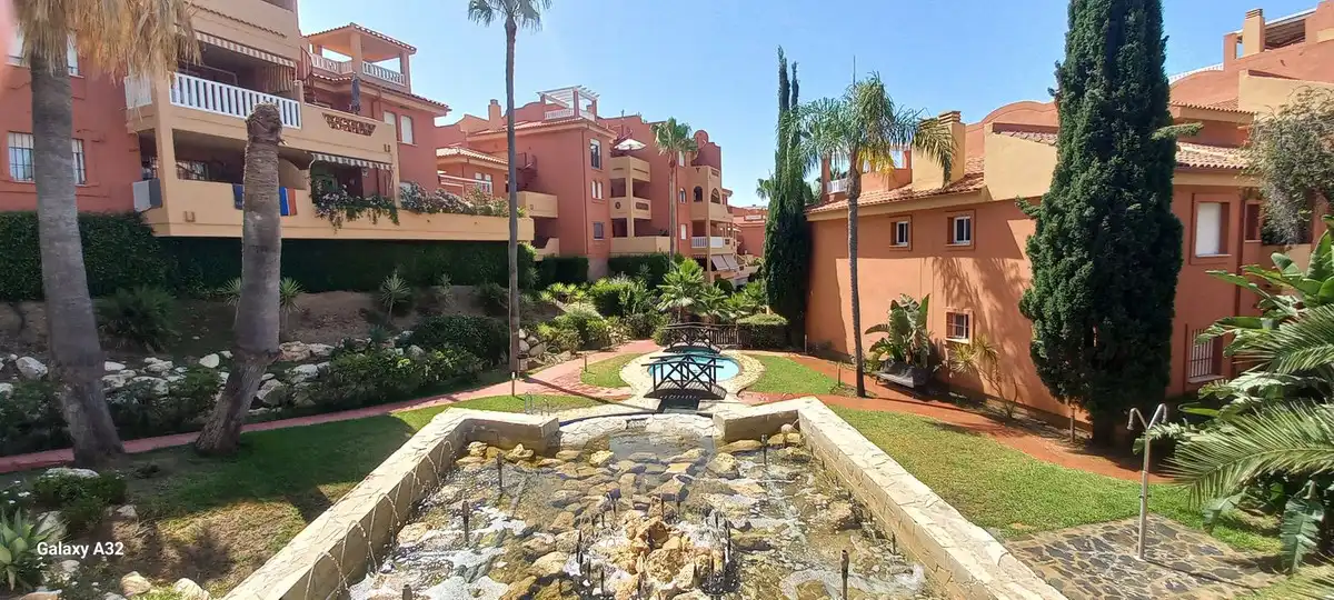 Vista exterior de Planta baixa en venda en Marbella amb Aire condicionat, Calefacció i Terrassa