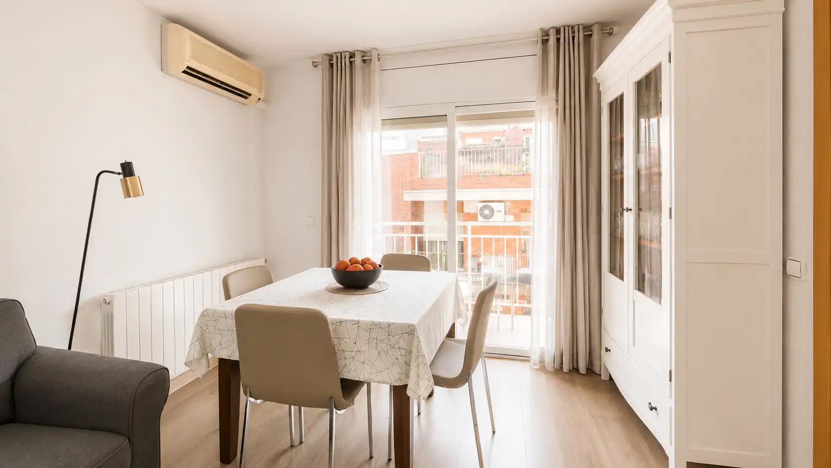 Comedor de Piso en venta en Cerdanyola del Vallès con Aire acondicionado, Calefacción y Parquet