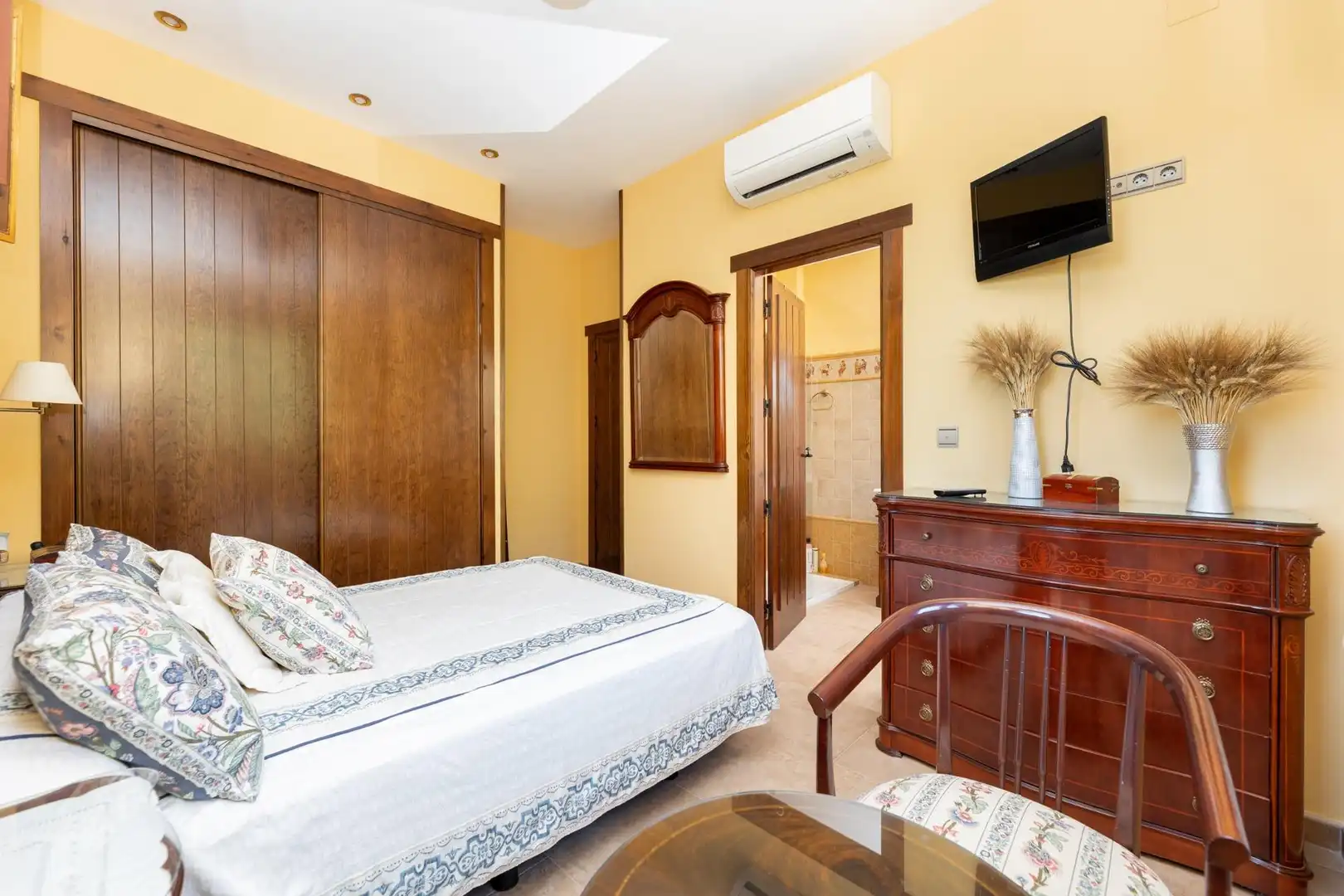 Bedroom of Houses for sale in Colomera  with Heating, Terrace and Storage room