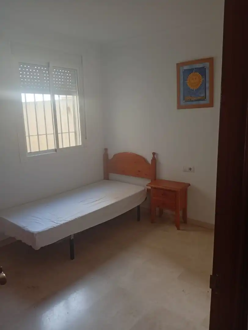 Habitación de Piso en venta en Sanlúcar la Mayor con Aire acondicionado, Trastero y Amueblado