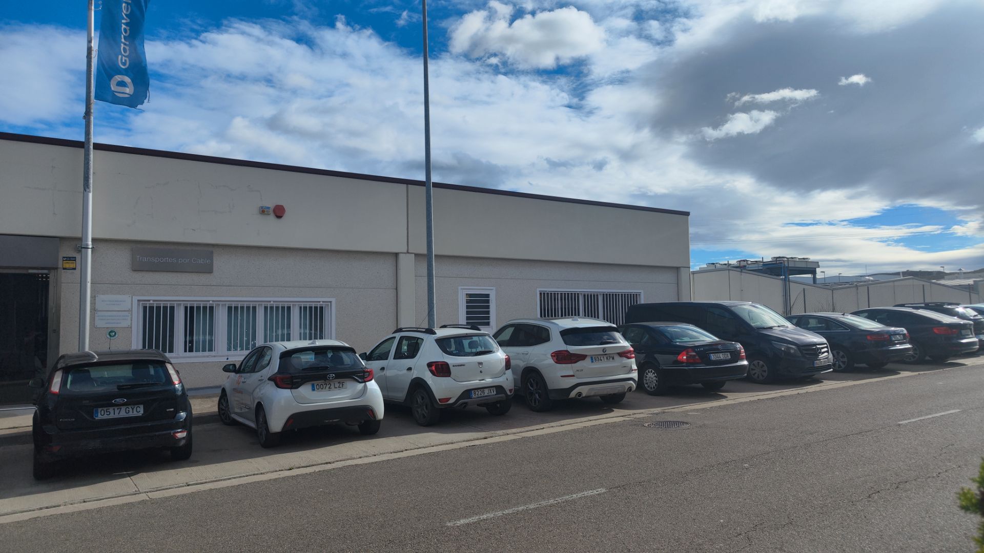 Aparcament de Oficina de lloguer en Cuarte de Huerva amb Aire condicionat i Alarma