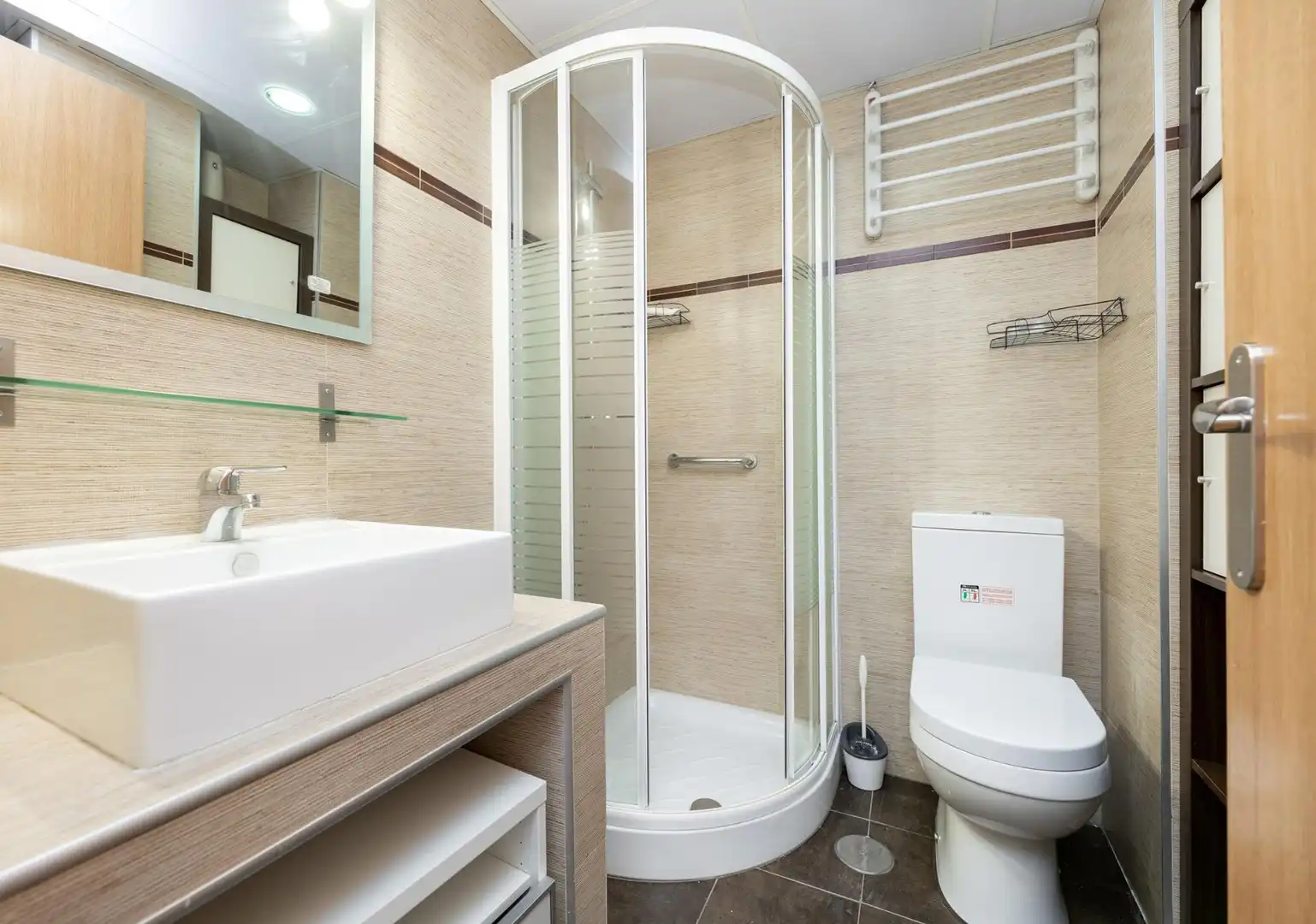 Bathroom of Flat for sale in Monachil  with Air Conditioner, Heating and Terrace