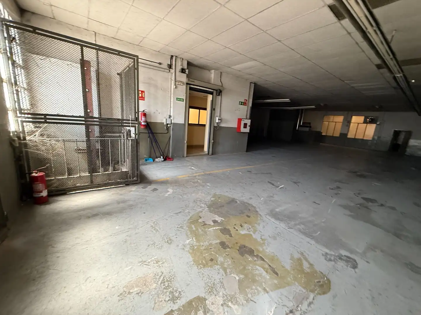 Aparcament de Nau industrial de lloguer en Sant Adrià de Besòs