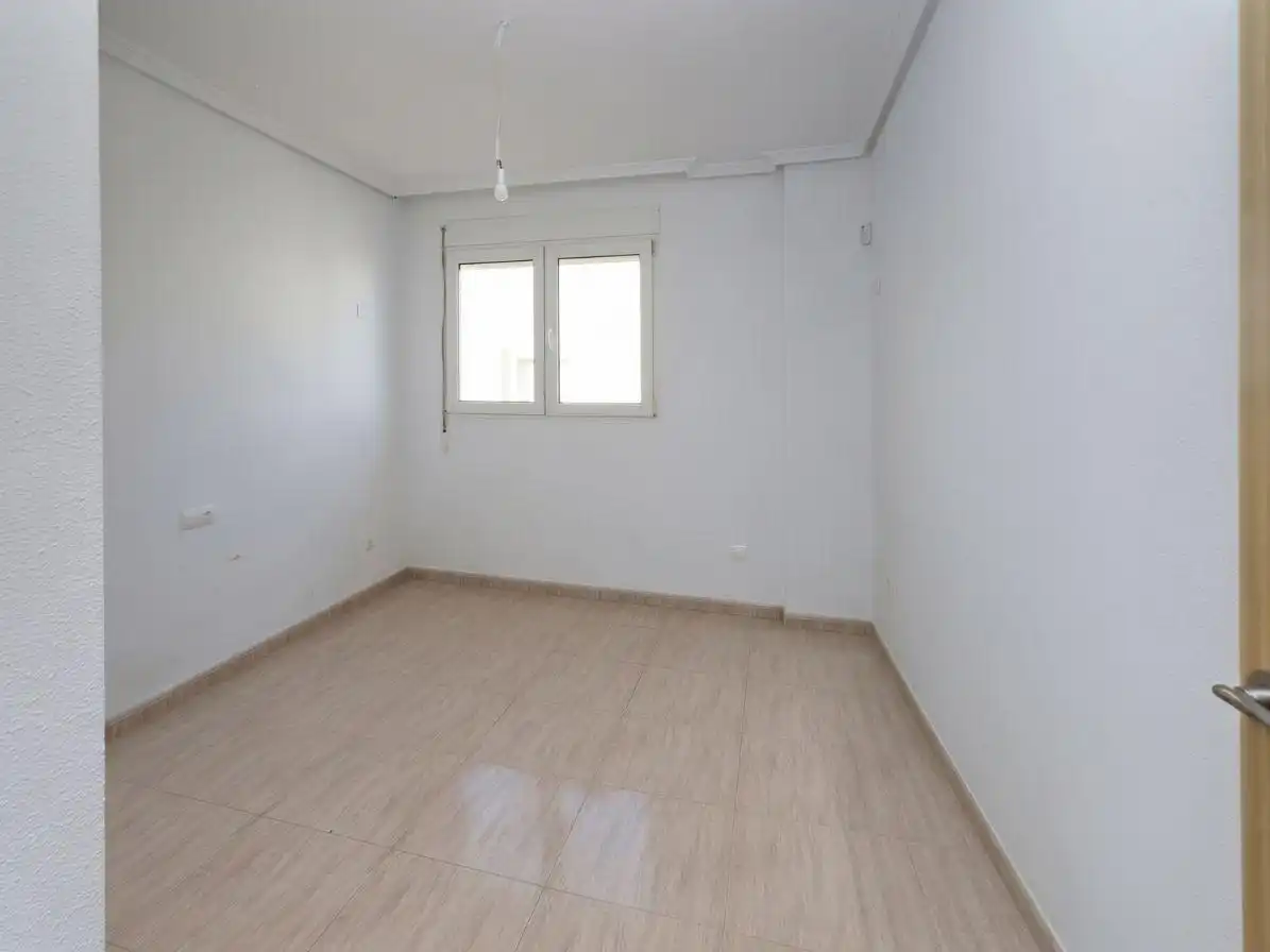 Habitación de Piso en venta en Alicante / Alacant con Terraza