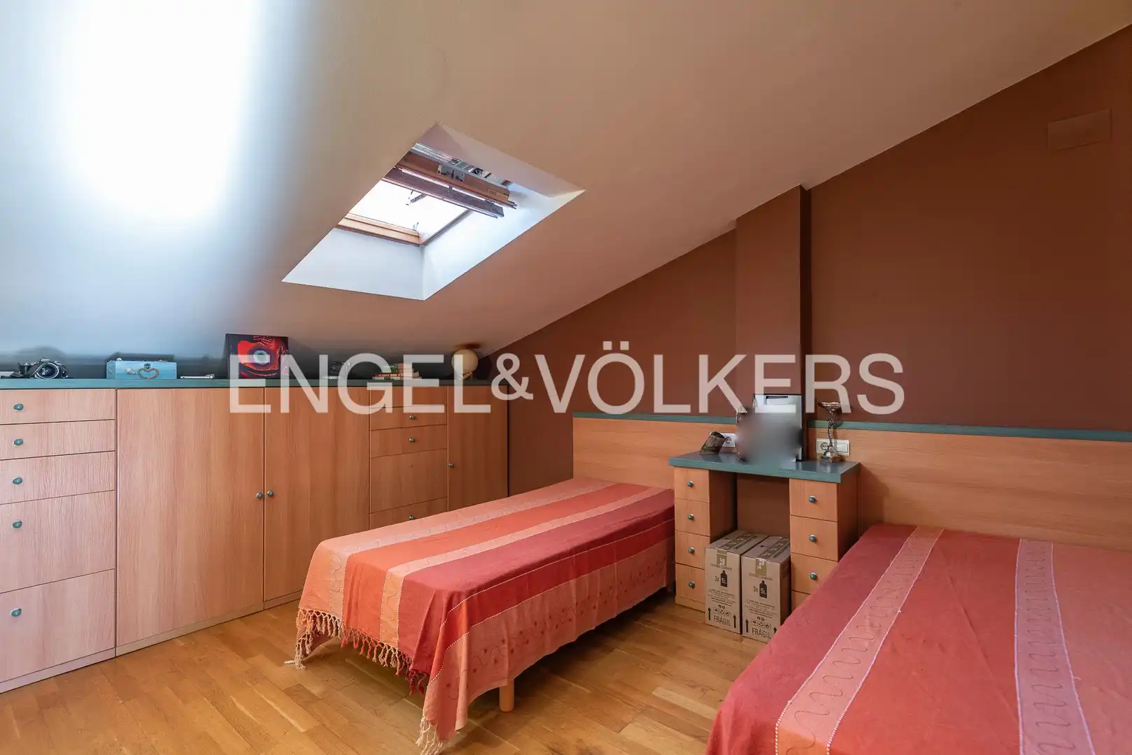 Habitación de Ático en venta en Sant Joan Despí con Aire acondicionado, Calefacción y Parquet