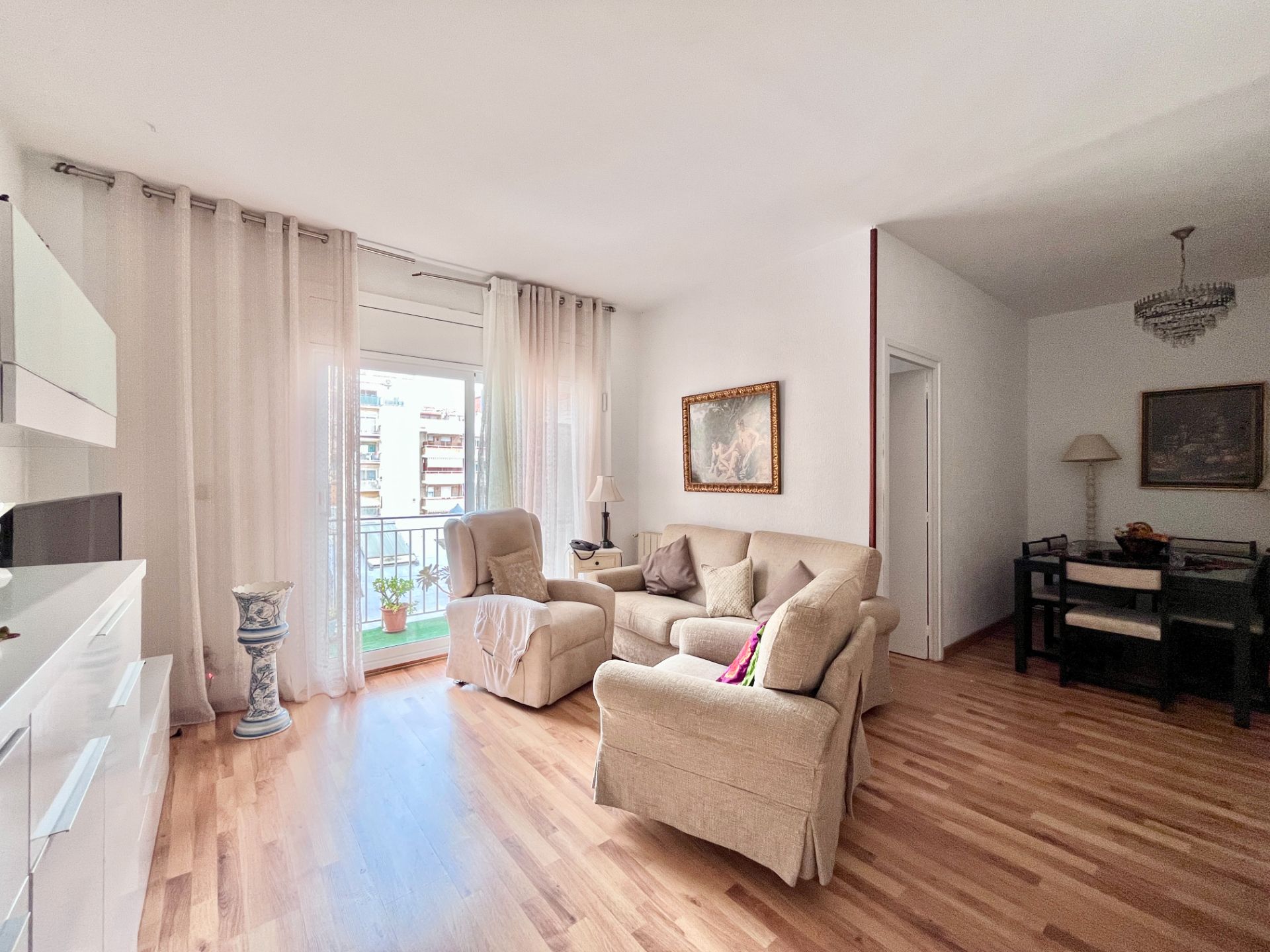 Sala de estar de Piso en venta en  Barcelona Capital con Aire acondicionado, Calefacción y Parquet
