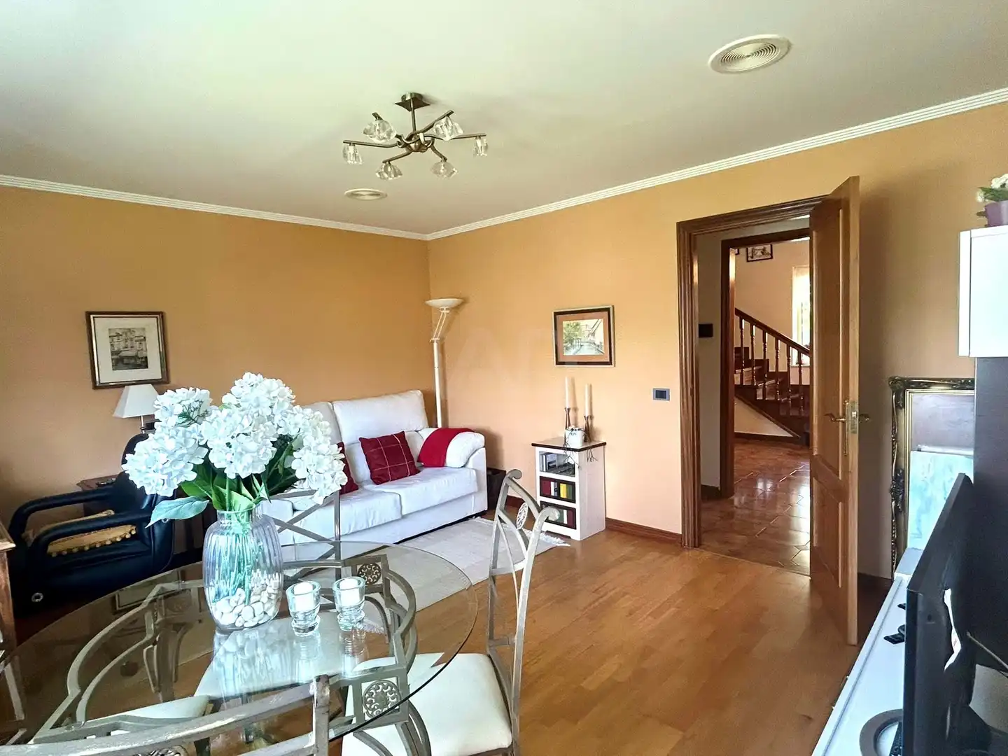 Living room of Houses for sale in Santovenia de la Valdoncina  with Heating and Terrace