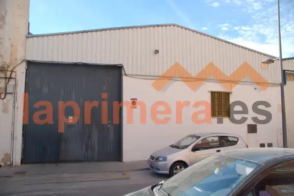 Industrial building to rent in Albal