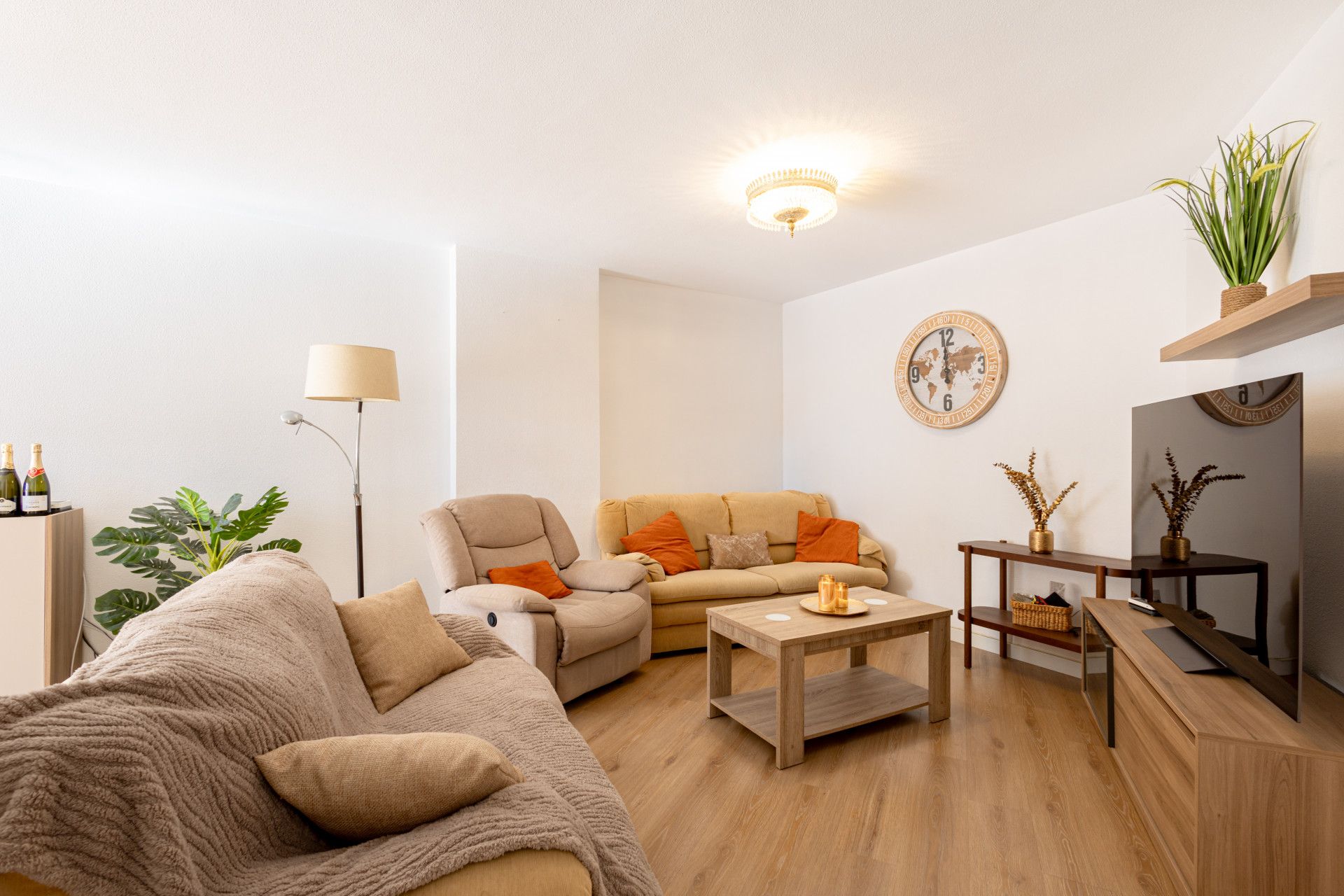 Living room of Apartment for sale in Marbella  with Air Conditioner, Terrace and Furnished