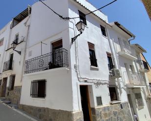 Vista exterior de Casa o xalet en venda en Calles amb Aire condicionat, Terrassa i Balcó