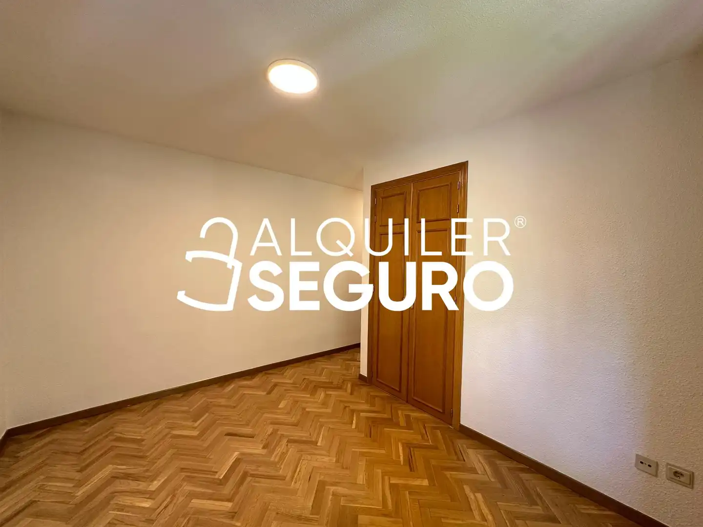 Schlafzimmer von Wohnung zur Miete in Madrid mit Heizung, Schwimmbad und Möbliert