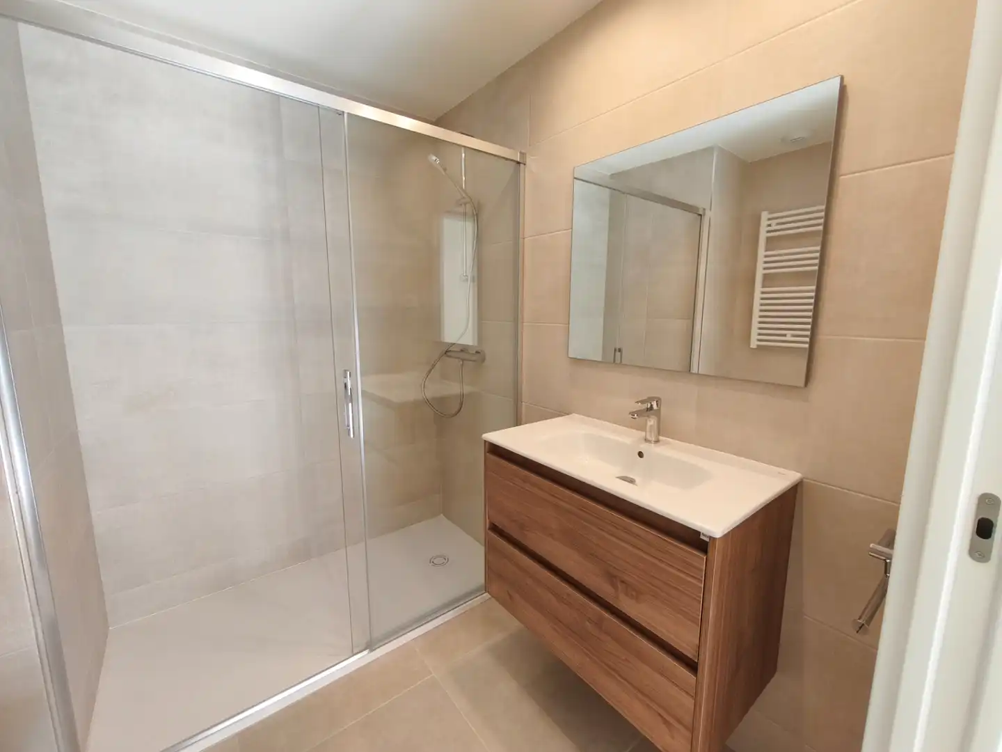Piso en venta en Cornellà de Llobregat, Barcelona
