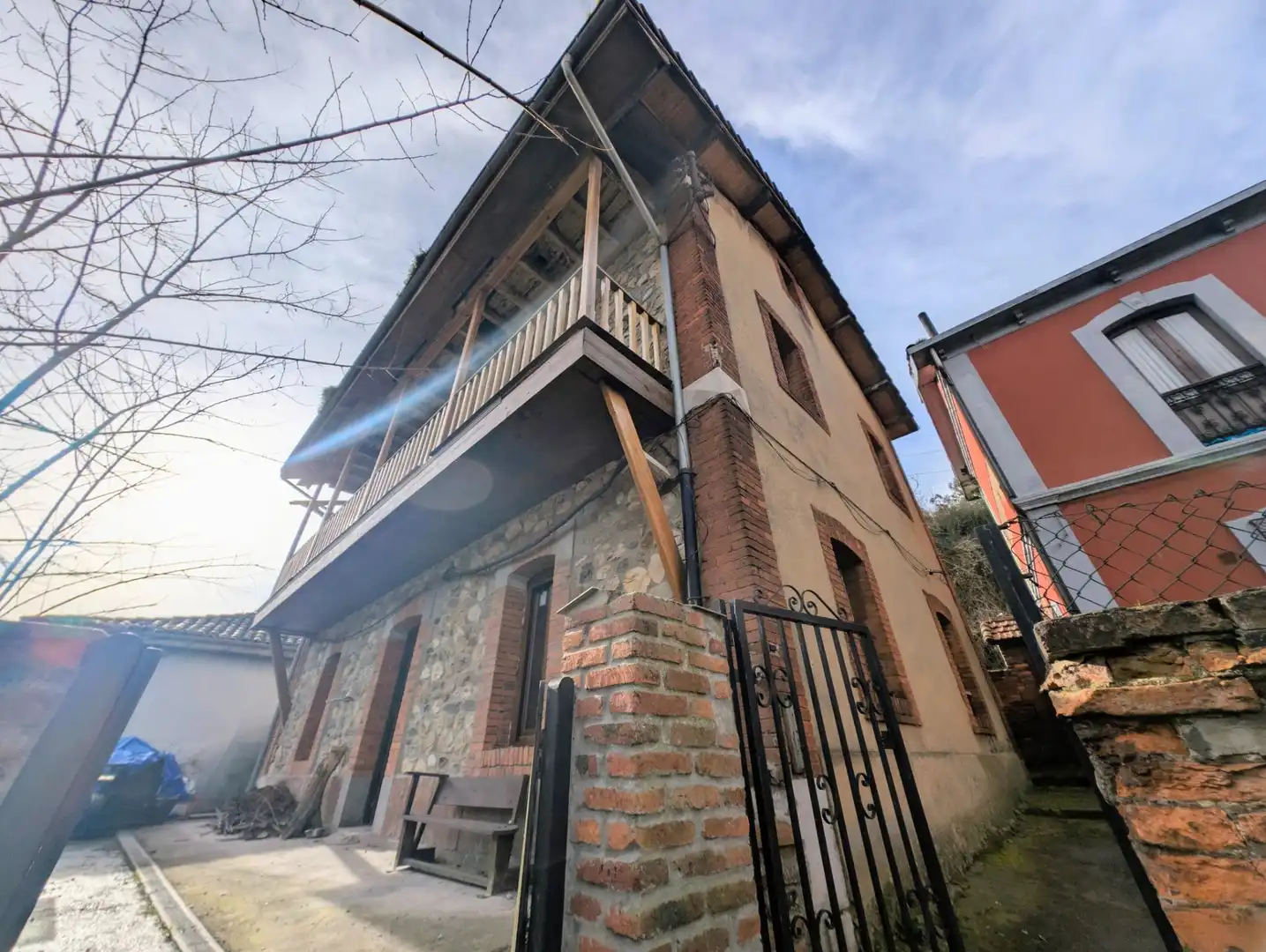 Vista exterior de Casa o chalet en venta en Mieres (Asturias) con Terraza, Trastero y Balcón