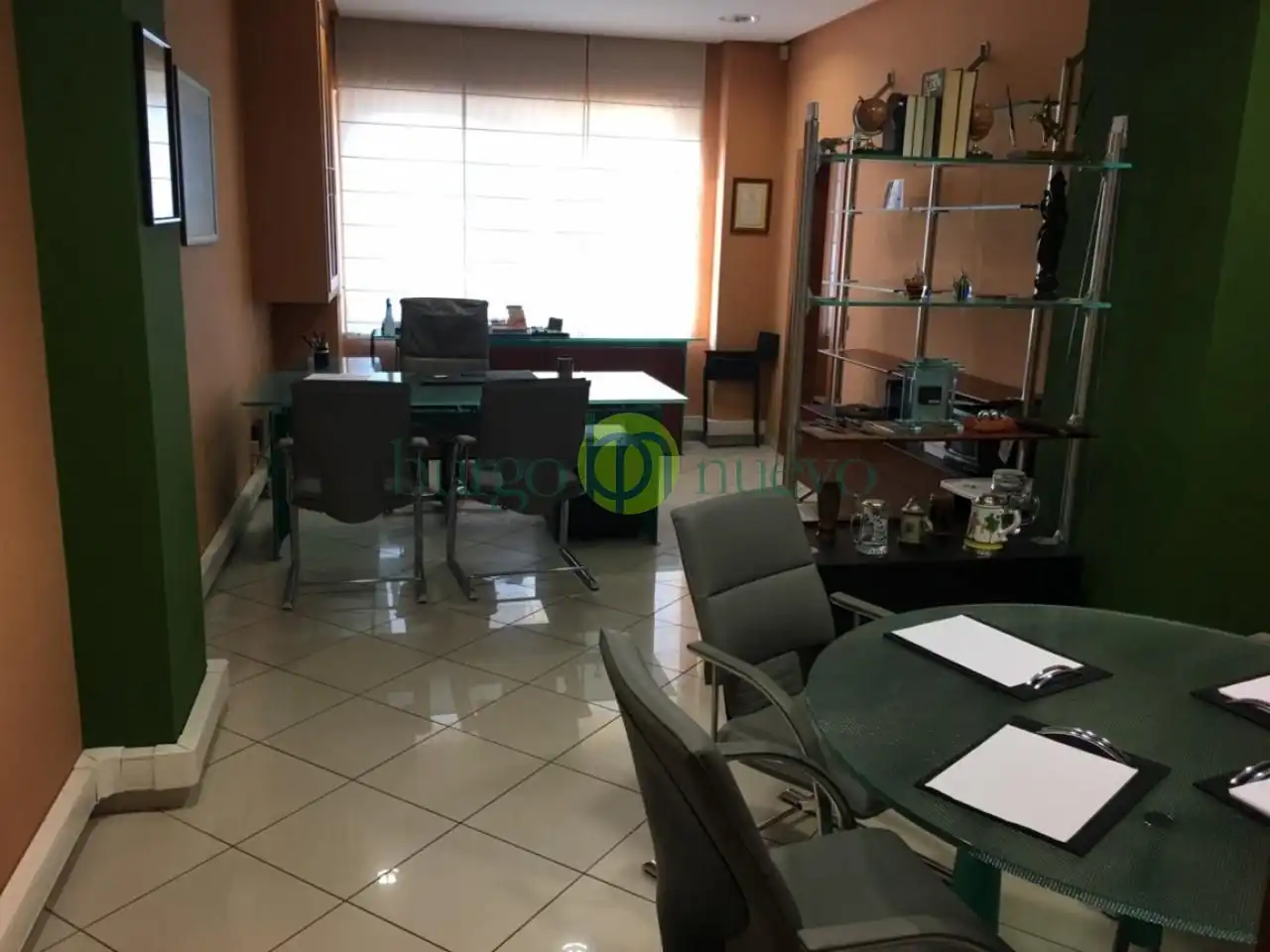 Oficina de alquiler en León Capital  con Calefacción y Alarma
