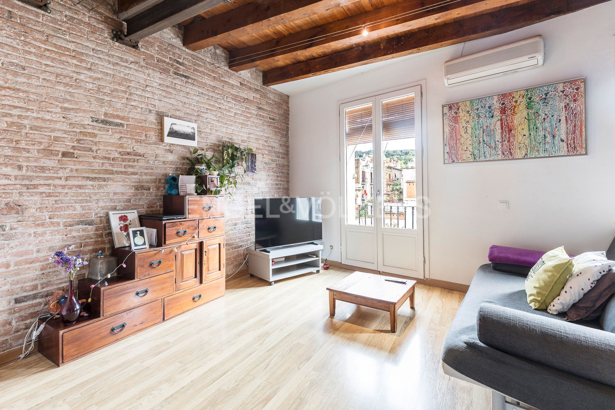 Exterior view of Apartment for sale in  Barcelona Capital  with Air Conditioner, Heating and Parquet flooring