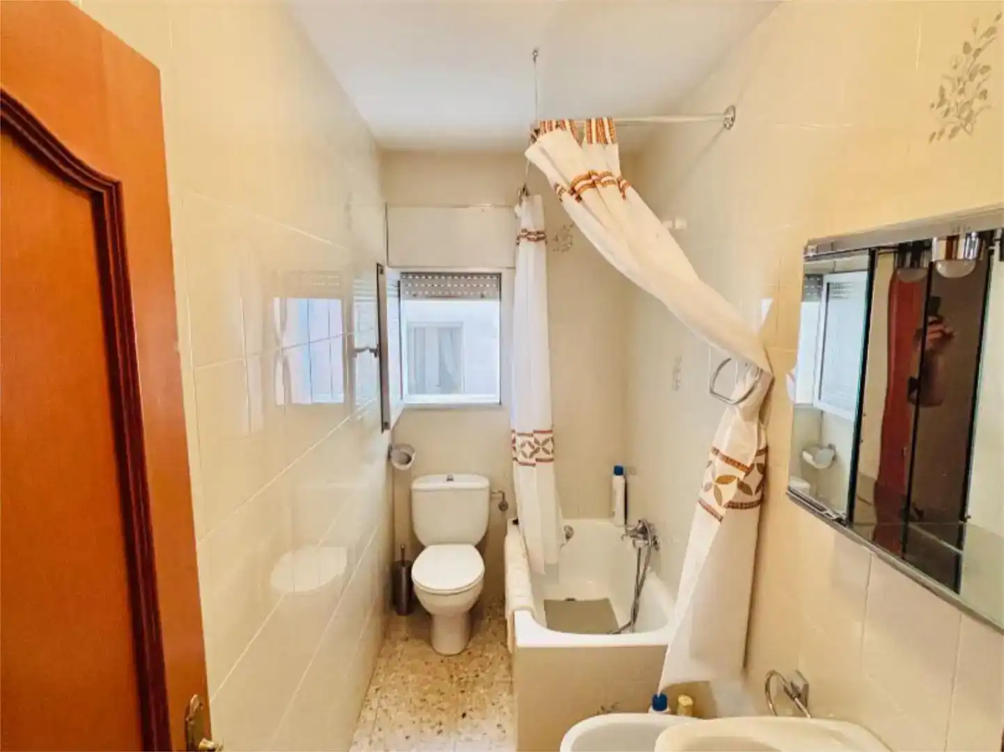 Baño de Piso en venta en Cedrillas con Trastero, Amueblado y Balcón