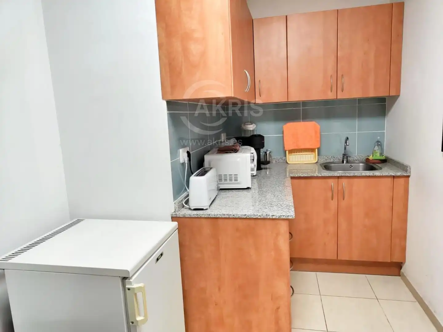 Küche von Büro zur Miete in Lloret de Mar mit Klimaanlage, Terrasse und Möbliert