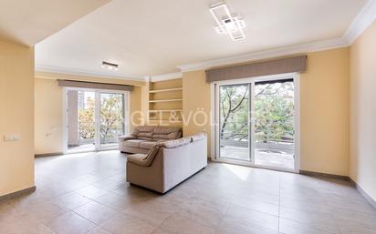Sala d'estar de Apartament en venda en  Valencia Capital amb Aire condicionat, Calefacció i Balcó