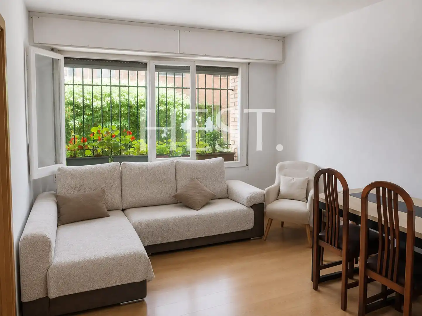 Sala d'estar de Pis en venda en Barcelona amb Aire condicionat, Calefacció i Parquet