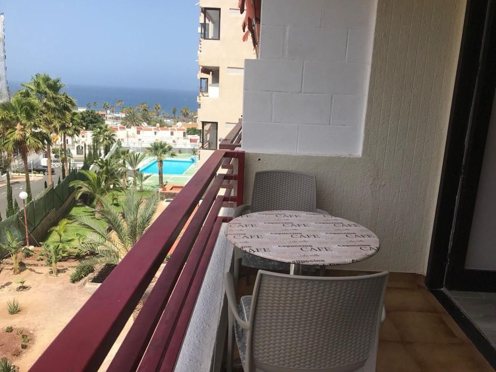 Dormitori de Apartament en venda en Adeje amb Moblat, Balcó i Piscina comunitària